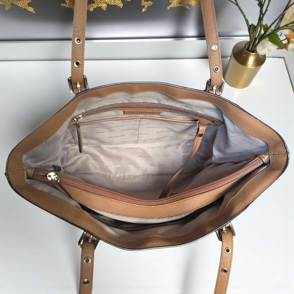 Michael by Michael Kors Voyager Small Logo Tote 2‑Tone Brown Star Side Pockets - Picture 10 of 16